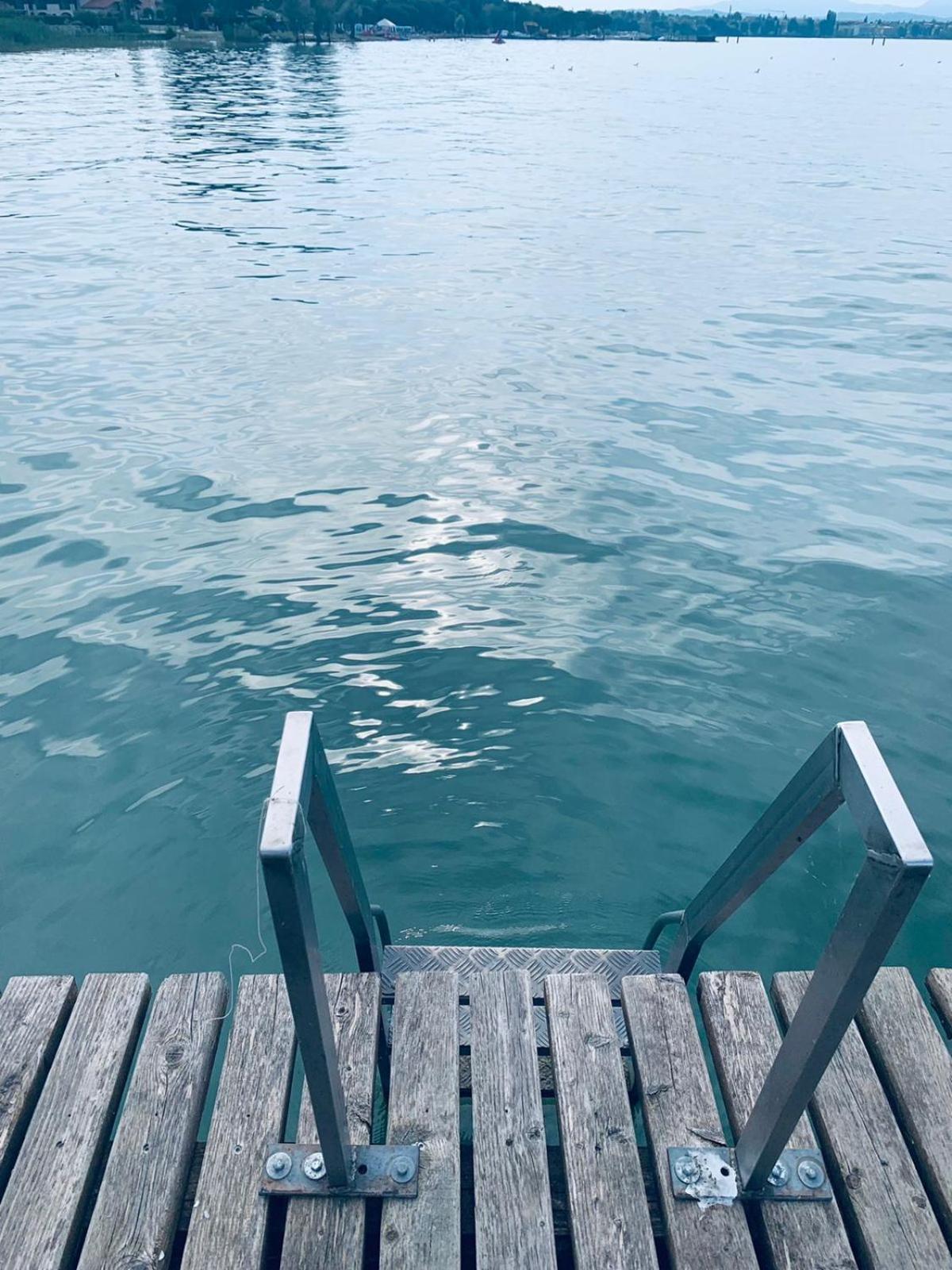Seeblickwohnung Sirmione - Fronte Lago Mit Privatsteg Exterior foto