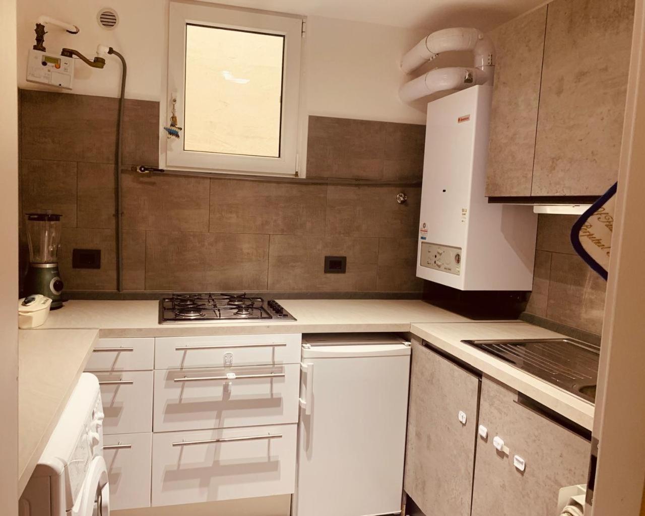 Seeblickwohnung Sirmione - Fronte Lago Mit Privatsteg Exterior foto
